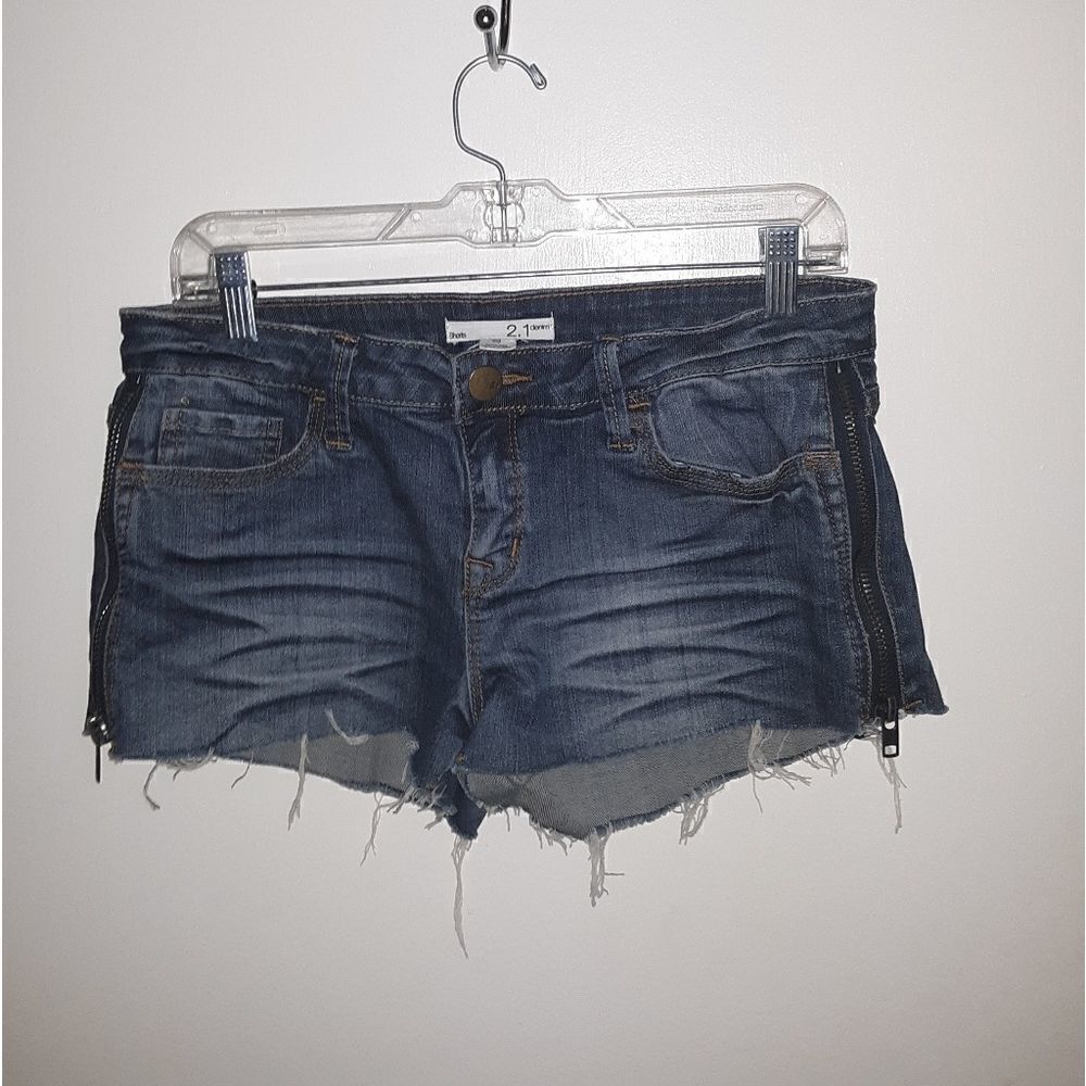 2.1 Denim Cut Off Jeans Size 29